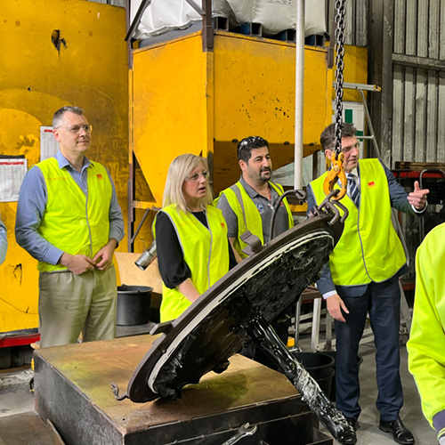Introducing Angus Taylor To ACO Plastics Production Plant And Crew